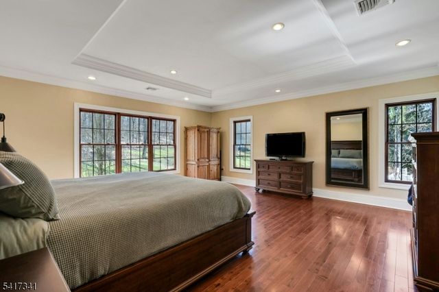 916 VALLEY ROAD, Watchung Boro, NJ 07069