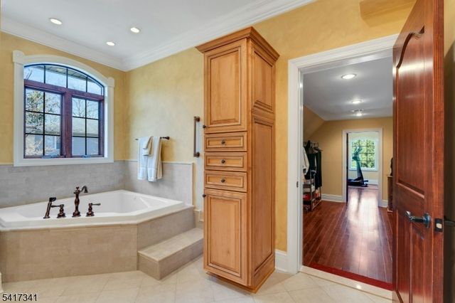 916 VALLEY ROAD, Watchung Boro, NJ 07069