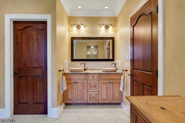 916 VALLEY ROAD, Watchung Boro, NJ 07069