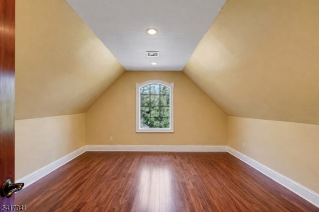 916 VALLEY ROAD, Watchung Boro, NJ 07069