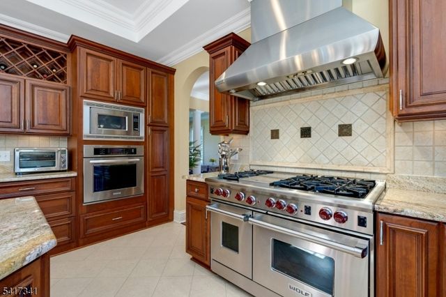 916 VALLEY ROAD, Watchung Boro, NJ 07069