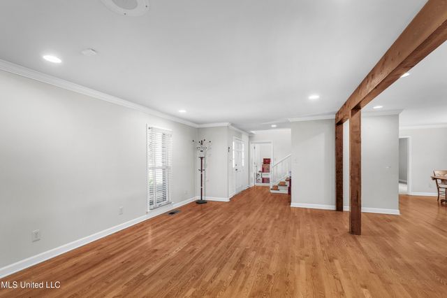 102 Creekwood Drive, Flowood, MS 39232