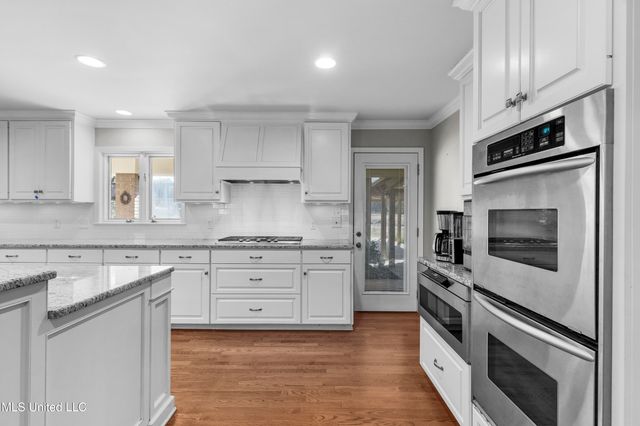 102 Creekwood Drive, Flowood, MS 39232