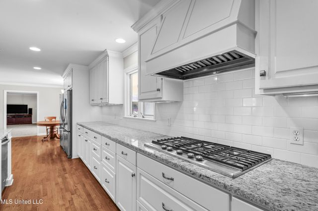 102 Creekwood Drive, Flowood, MS 39232