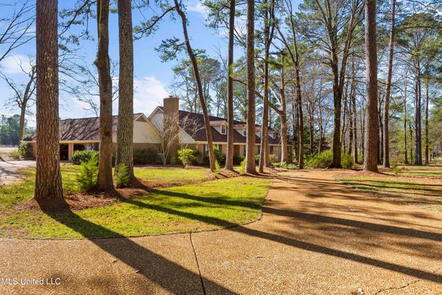 102 Creekwood Drive, Flowood, MS 39232