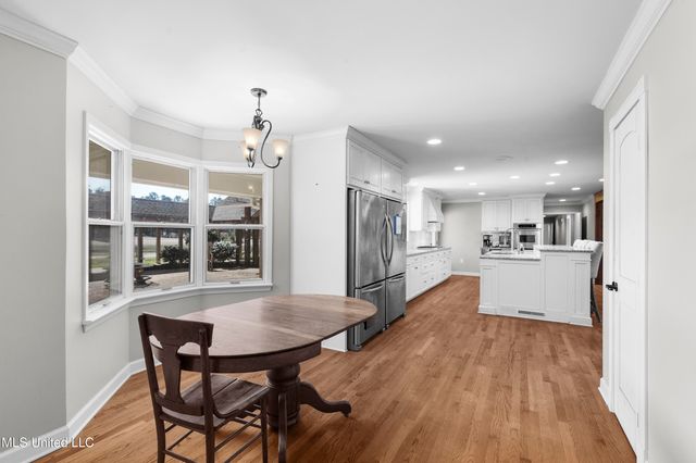 102 Creekwood Drive, Flowood, MS 39232