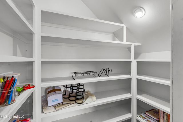 102 Creekwood Drive, Flowood, MS 39232