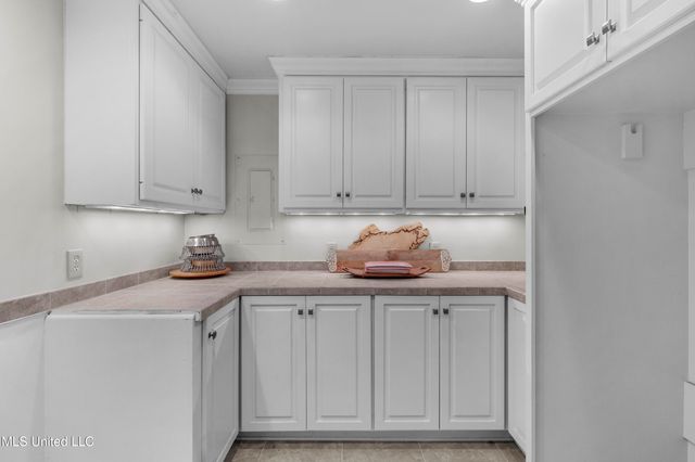 102 Creekwood Drive, Flowood, MS 39232