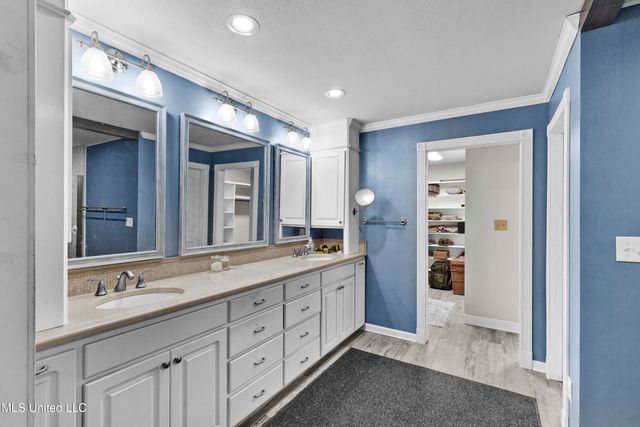 102 Creekwood Drive, Flowood, MS 39232