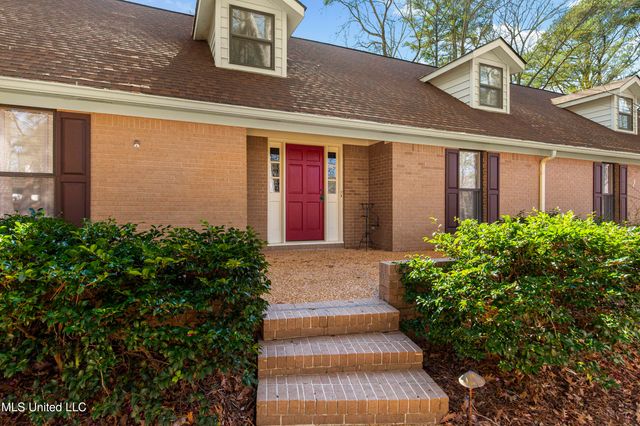 102 Creekwood Drive, Flowood, MS 39232