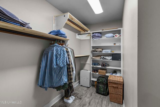 102 Creekwood Drive, Flowood, MS 39232