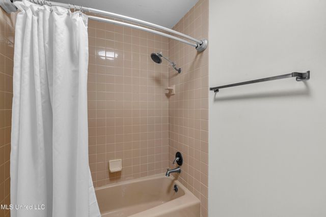 102 Creekwood Drive, Flowood, MS 39232