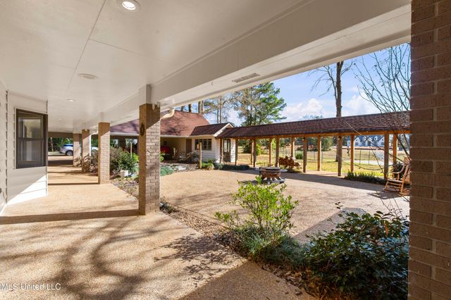 102 Creekwood Drive, Flowood, MS 39232