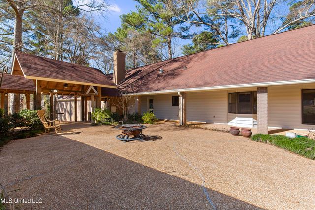 102 Creekwood Drive, Flowood, MS 39232