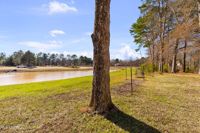 102 Creekwood Drive, Flowood, MS 39232