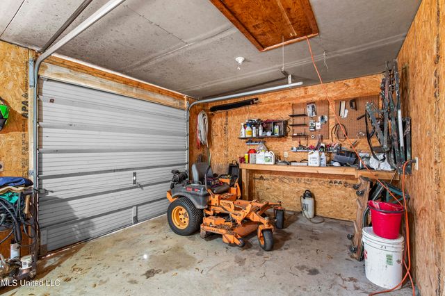 102 Creekwood Drive, Flowood, MS 39232