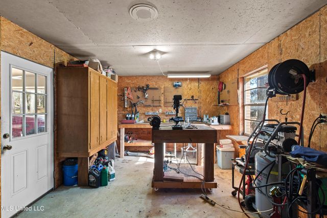 102 Creekwood Drive, Flowood, MS 39232