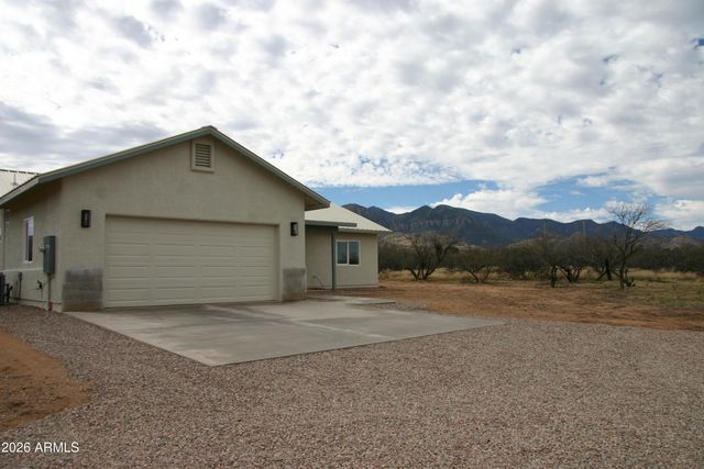 6370 S Jaxel Road, Hereford, AZ 85615