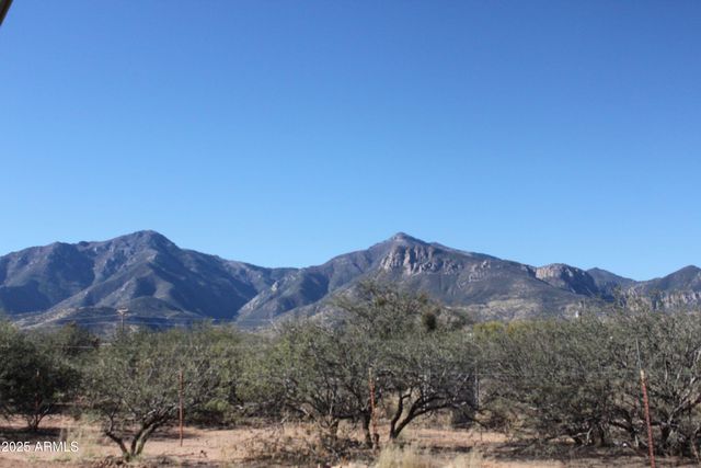 6370 S Jaxel Road, Hereford, AZ 85615