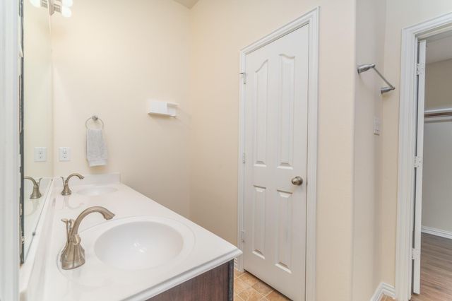 2318 Perkins Crossing Drive, Conroe, TX 77304