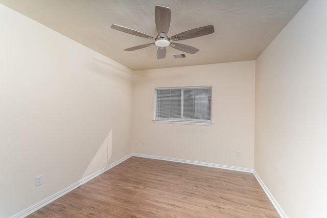 2318 Perkins Crossing Drive, Conroe, TX 77304