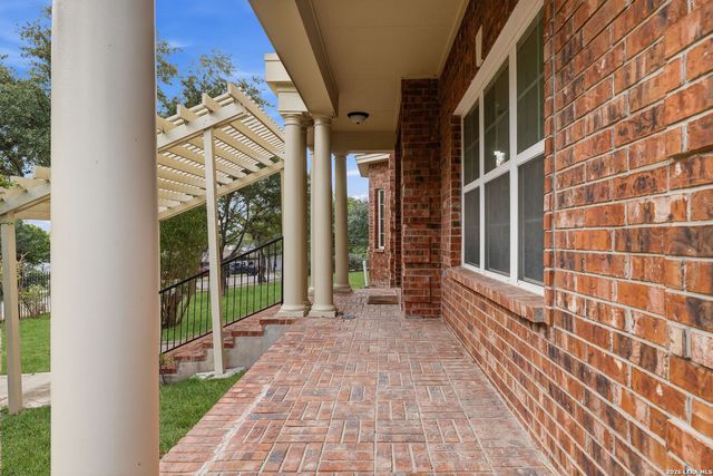 6519 Kings Crown W, San Antonio, TX 78233