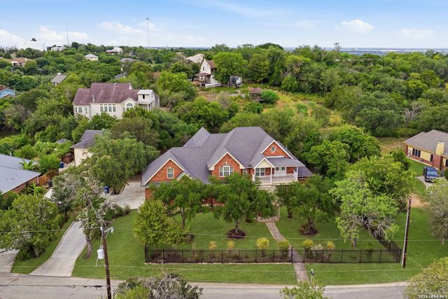 6519 Kings Crown W, San Antonio, TX 78233