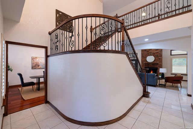 6519 Kings Crown W, San Antonio, TX 78233