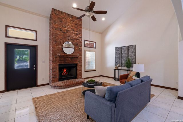 6519 Kings Crown W, San Antonio, TX 78233