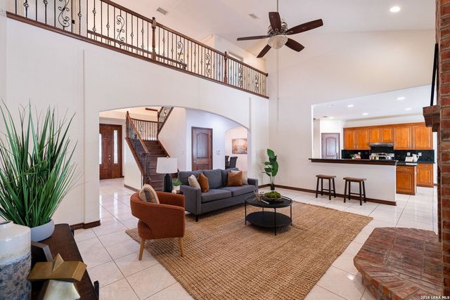 6519 Kings Crown W, San Antonio, TX 78233