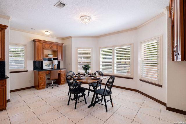 6519 Kings Crown W, San Antonio, TX 78233