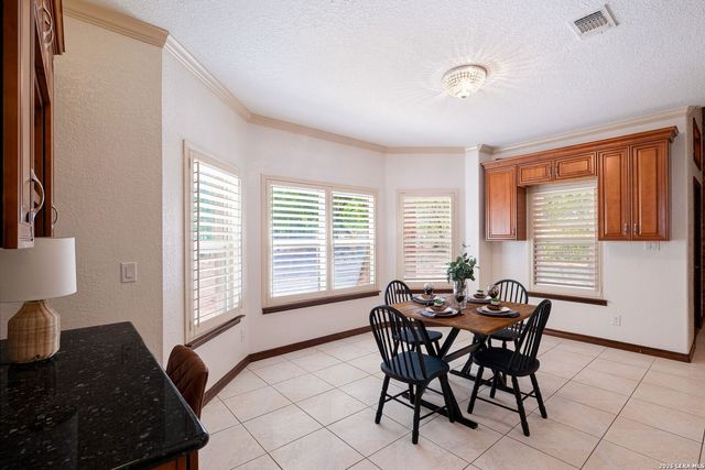 6519 Kings Crown W, San Antonio, TX 78233