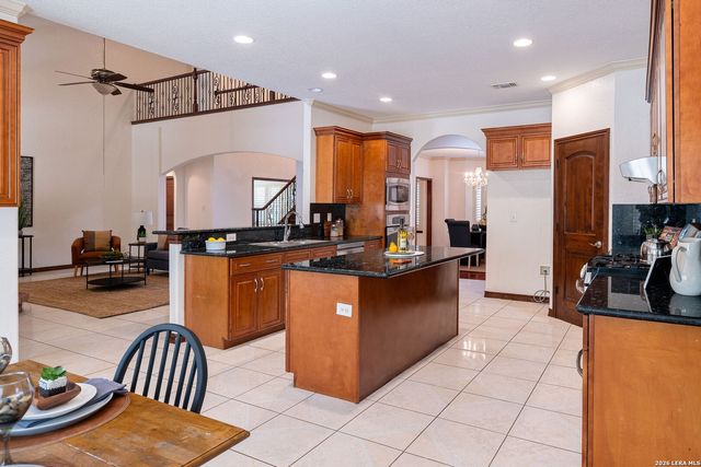 6519 Kings Crown W, San Antonio, TX 78233