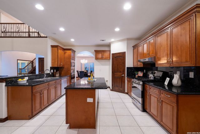 6519 Kings Crown W, San Antonio, TX 78233
