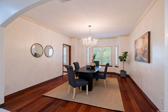 6519 Kings Crown W, San Antonio, TX 78233