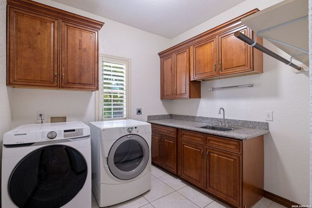 6519 Kings Crown W, San Antonio, TX 78233