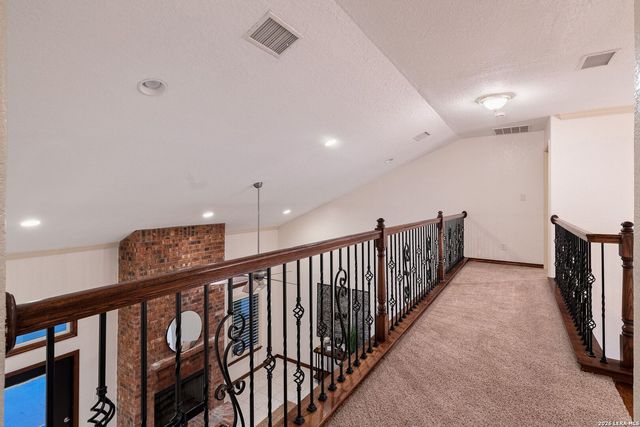 6519 Kings Crown W, San Antonio, TX 78233