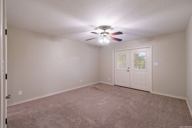 6519 Kings Crown W, San Antonio, TX 78233