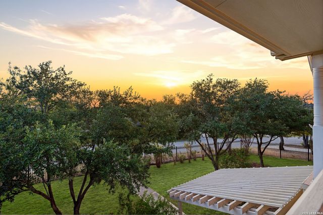 6519 Kings Crown W, San Antonio, TX 78233
