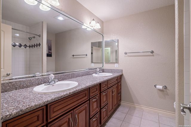 6519 Kings Crown W, San Antonio, TX 78233