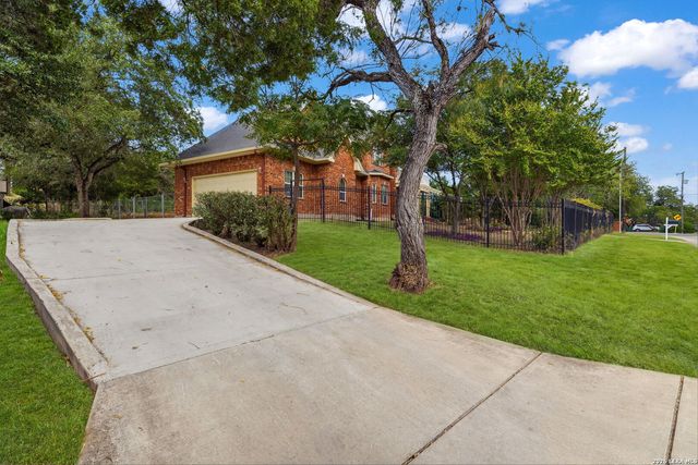 6519 Kings Crown W, San Antonio, TX 78233