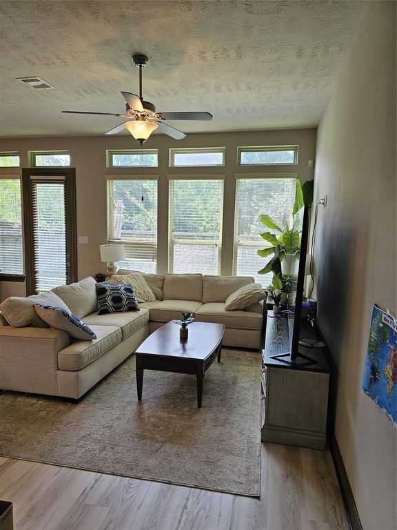 7 Aventura Place, Spring, TX 77389