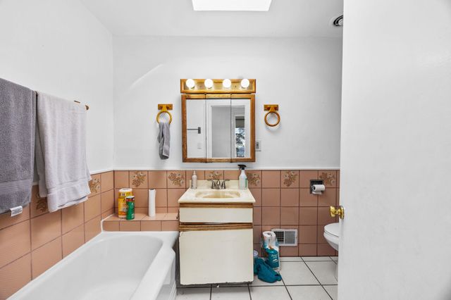 1012 Contra Costa Dr, El Cerrito, CA 94530