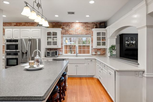 721 Willow Creek Circle, Corsicana, TX 75110