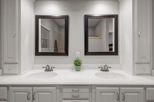 721 Willow Creek Circle, Corsicana, TX 75110