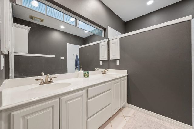 721 Willow Creek Circle, Corsicana, TX 75110