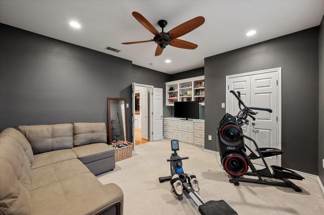 721 Willow Creek Circle, Corsicana, TX 75110