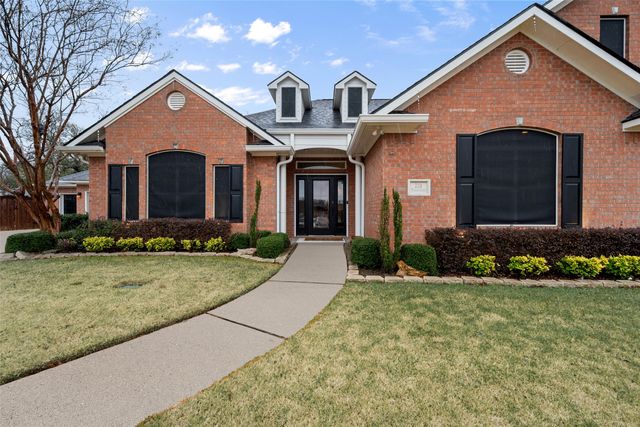 721 Willow Creek Circle, Corsicana, TX 75110