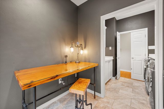 721 Willow Creek Circle, Corsicana, TX 75110