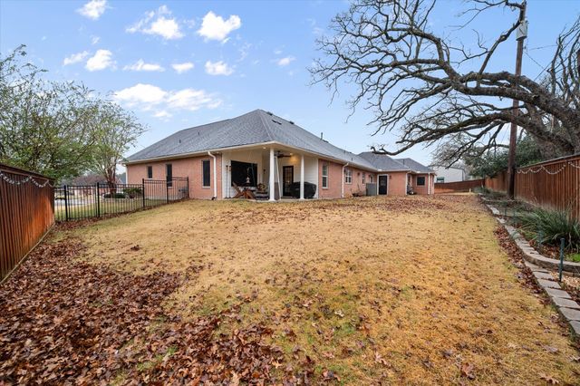 721 Willow Creek Circle, Corsicana, TX 75110